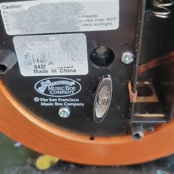 Music Santa Snow Globe - Picture 6 of 12